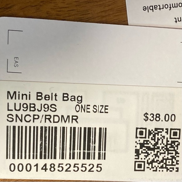 Lululemon Bundle of TWO Mini .7L Belt Bags | Sonic Pink & Black - Picture 12 of 15